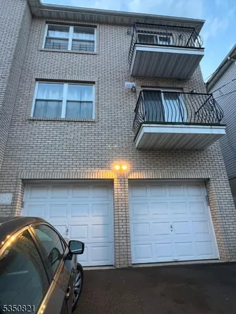 $2,800 | 89 Chadwick Avenue, Unit 3, Newark, NJ 07108