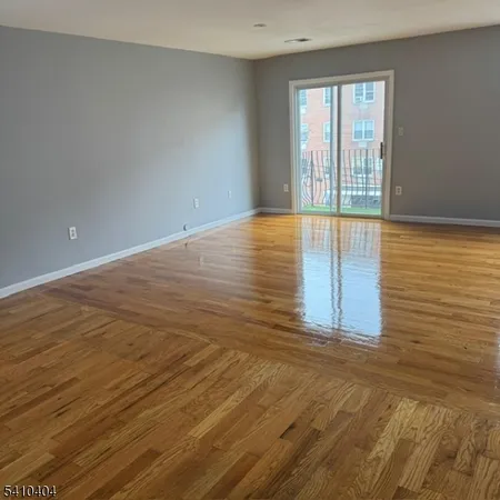 $2,800 | 89 Chadwick Avenue, Unit 3, Newark, NJ 07108
