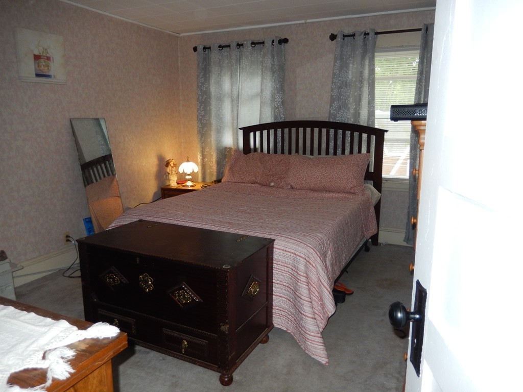 133 Draper Street Springfield, MA 01108 - Photo 11 of 17