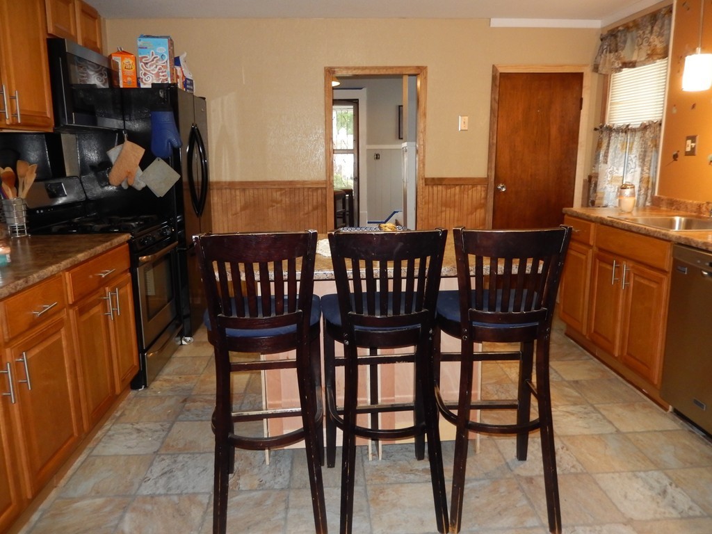 133 Draper Street Springfield, MA 01108 - Photo 2 of 17