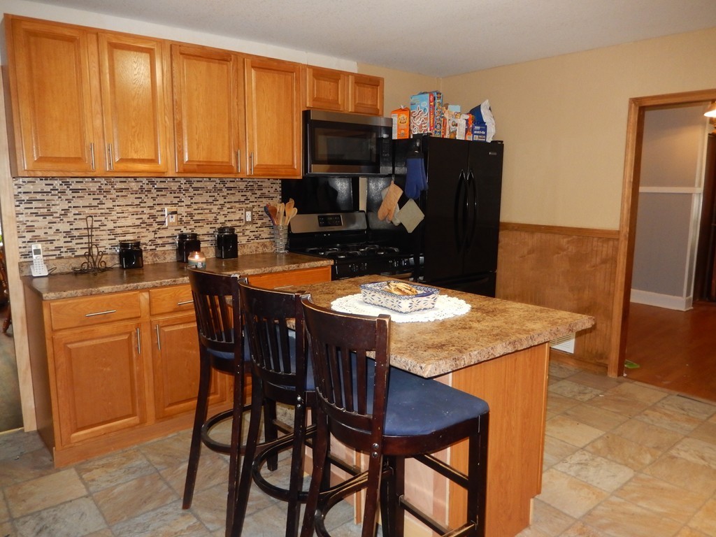 133 Draper Street Springfield, MA 01108 - Photo 3 of 17
