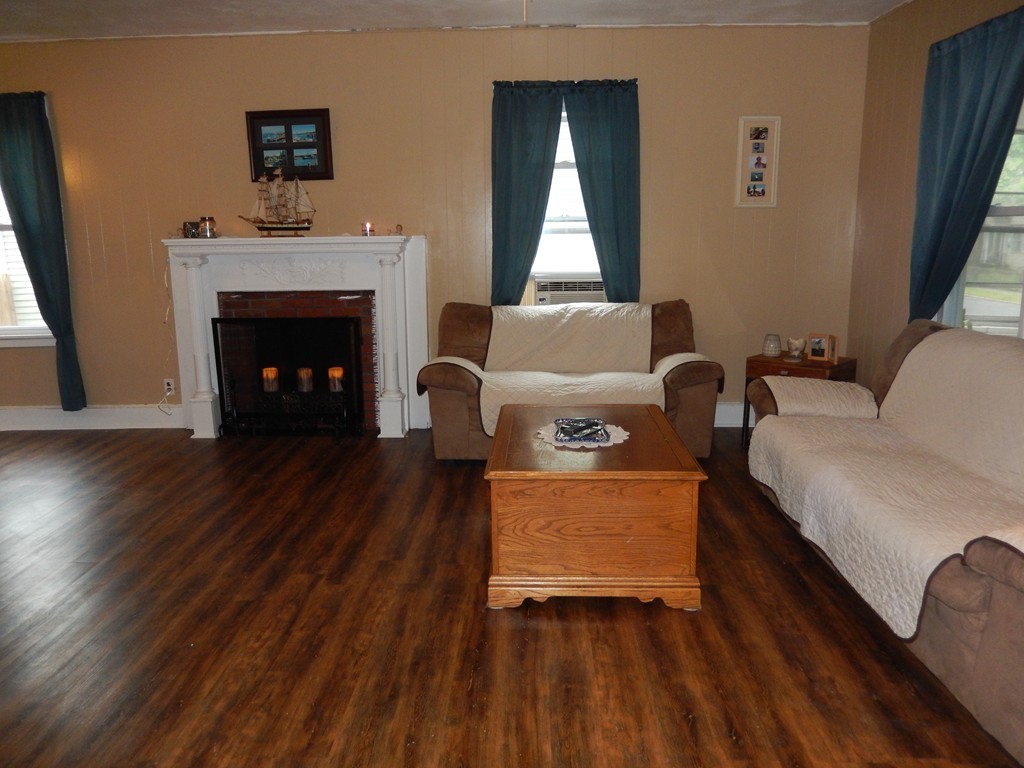 133 Draper Street Springfield, MA 01108 - Photo 8 of 17