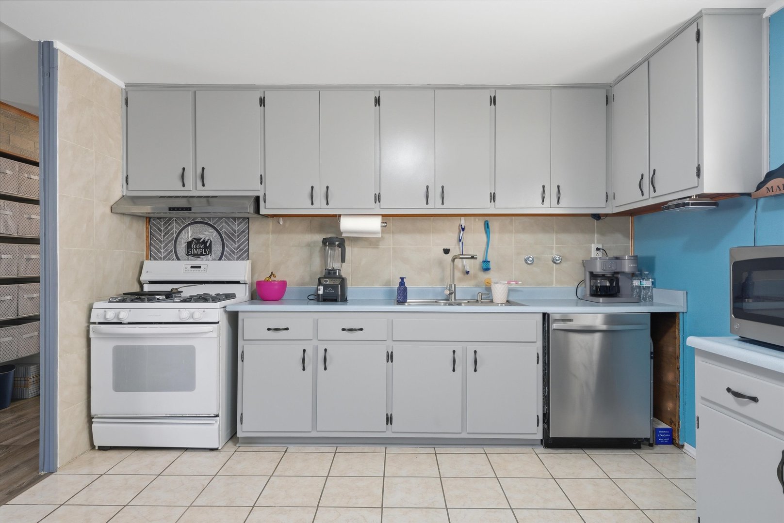 728 Farragut Avenue Romeoville, IL 60446 - Photo 11 of 32