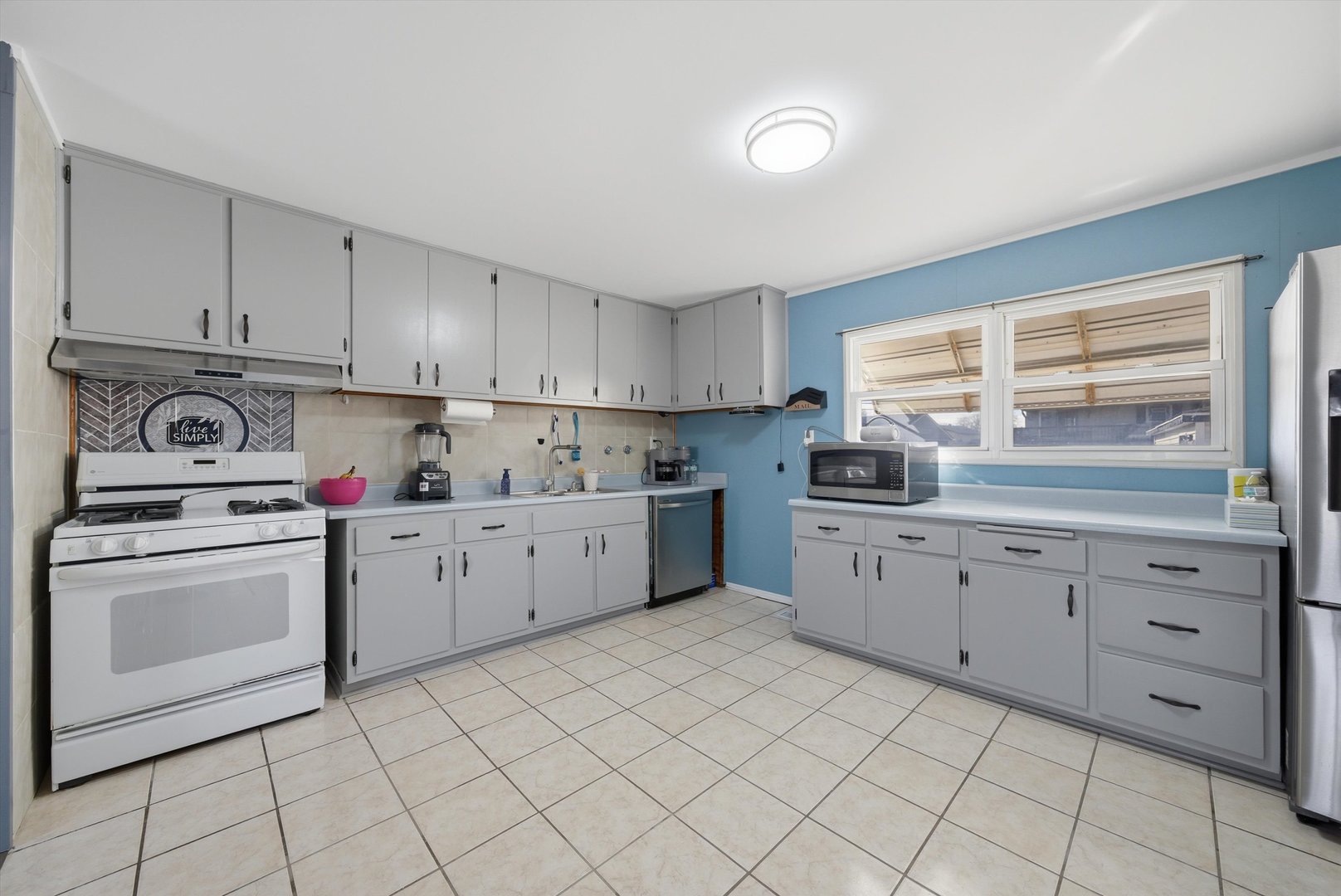 728 Farragut Avenue Romeoville, IL 60446 - Photo 12 of 32