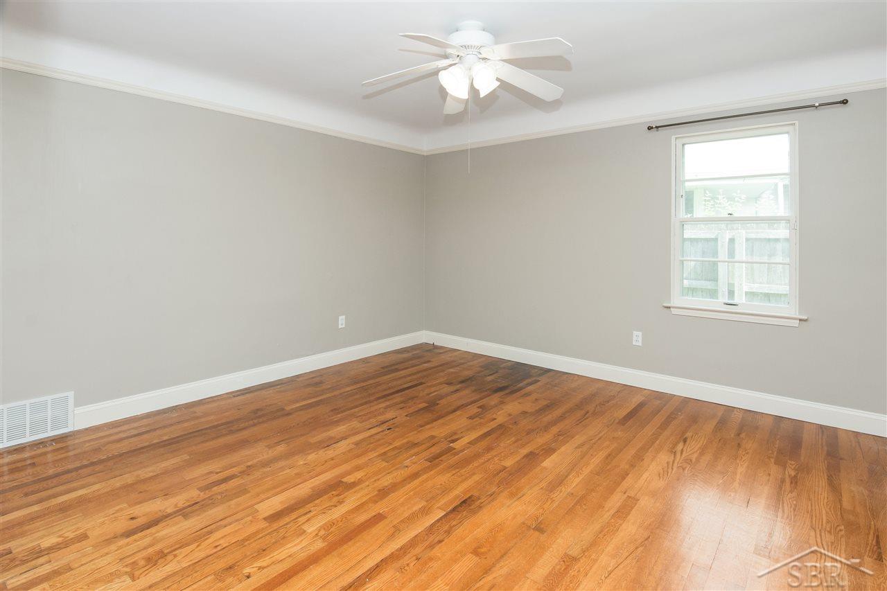 54 Benton Road Saginaw, MI 48602 - Photo 11 of 16 31386713-10.JPG