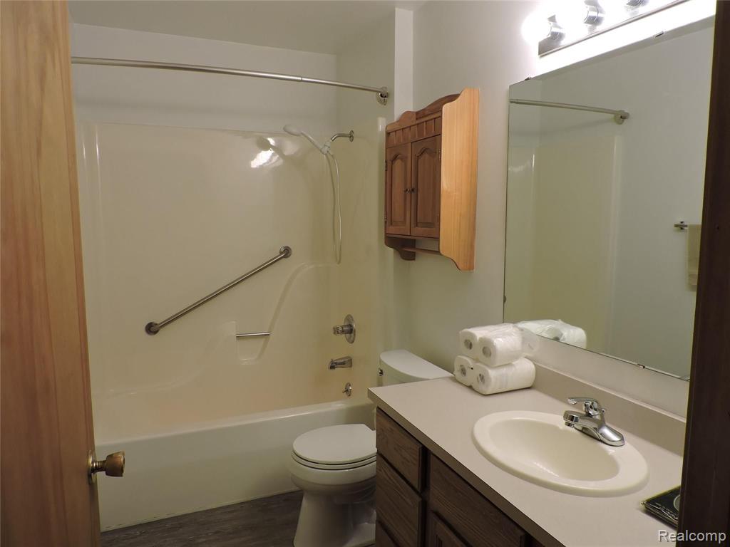 28906 King Road Romulus, MI 48174 - Photo 14 of 17