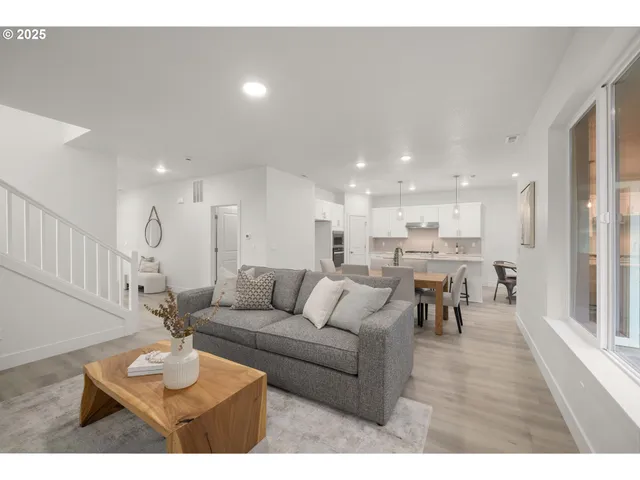 $724,950 | 19040 Southwest Northridge Court, Unit LOT 15, Beaverton, OR 97007