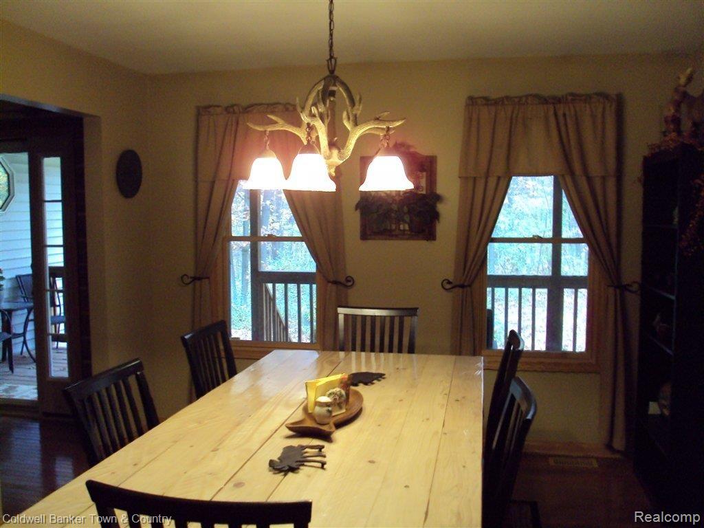 4556 Richardson Road Howell, MI 48843 - Photo 15 of 25 Dining Room