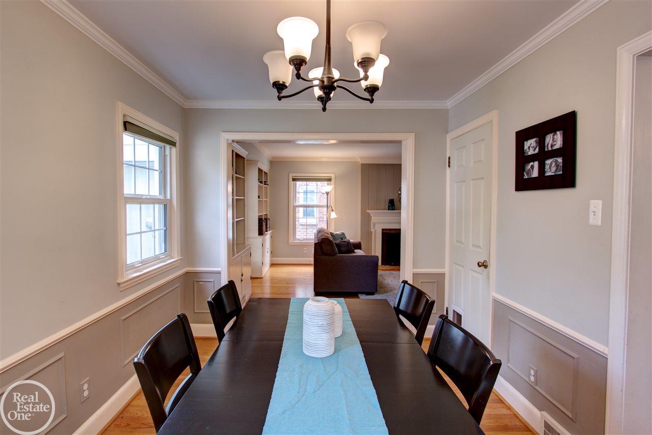 1324 Roslyn Road Grosse Pointe, MI 48236 - Photo 24 of 34 31351245-23.JPG
