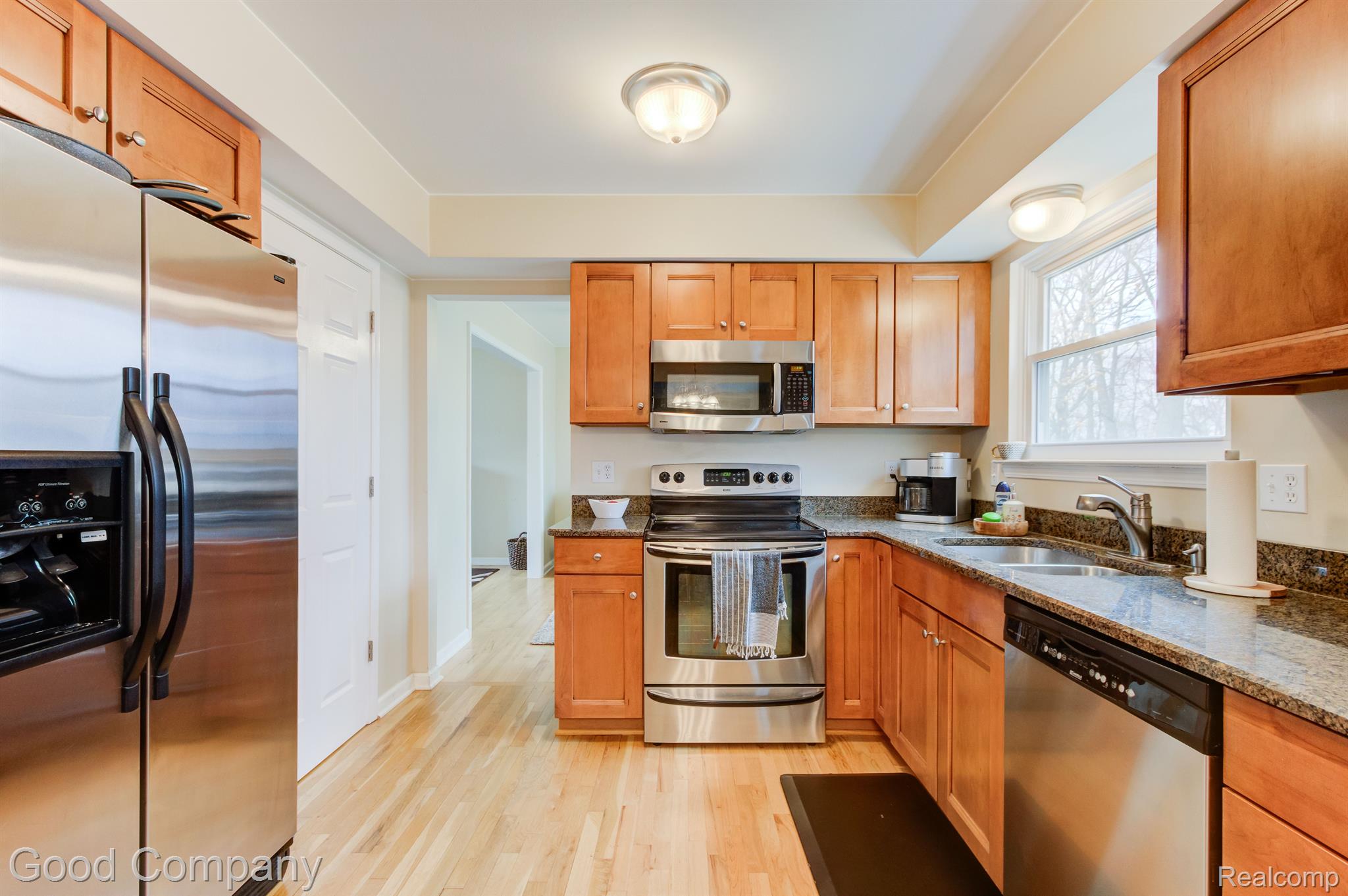 343 Whitney Drive Rochester, MI 48307 - Photo 12 of 43 Gallery Image 12