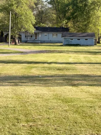 $84,000 | 3435 Highway 13, Harrisburg, IL 62946