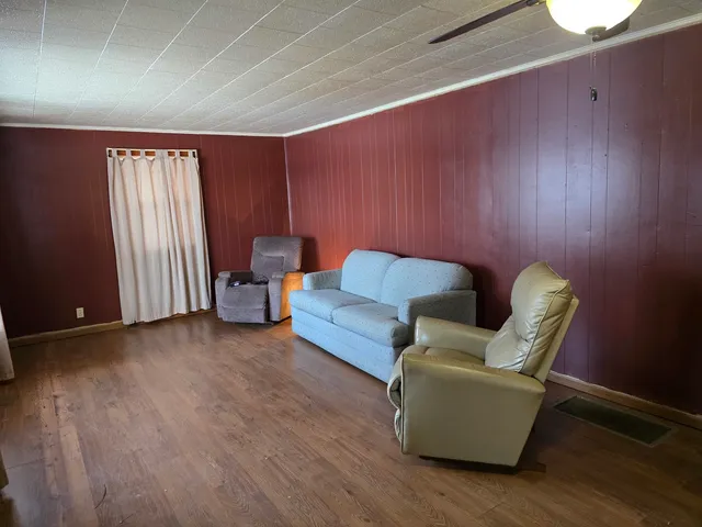 $95,000 | 3435 Highway 13, Harrisburg, IL 62946