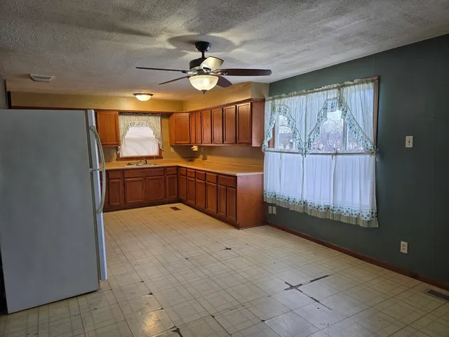 $95,000 | 3435 Highway 13, Harrisburg, IL 62946