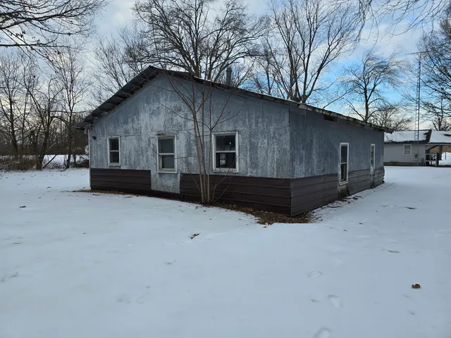 $95,000 | 3435 Highway 13, Harrisburg, IL 62946