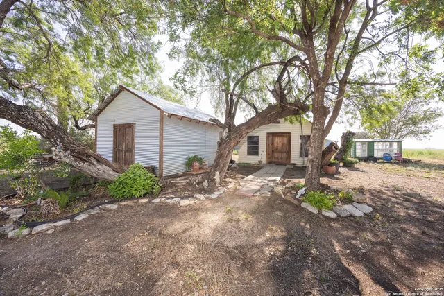 $575,500 | 1849 County Road 340, Knippa, TX 78870