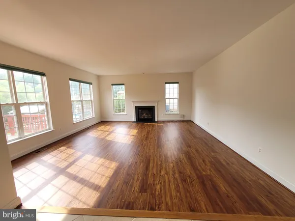 $4,900 | 13576 Den Hollow Court, Manassas, VA 20112