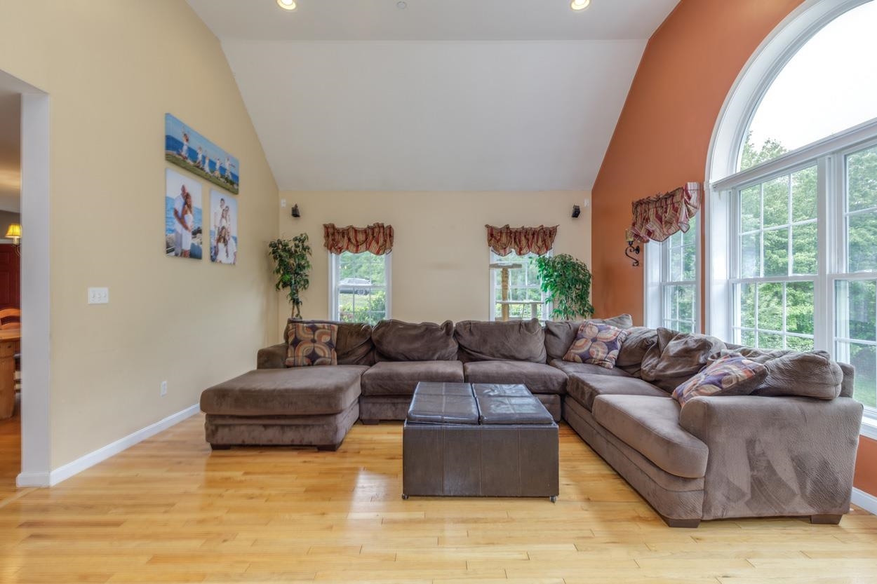 9 Misty Lane Hooksett, NH 03106 - Photo 11 of 57