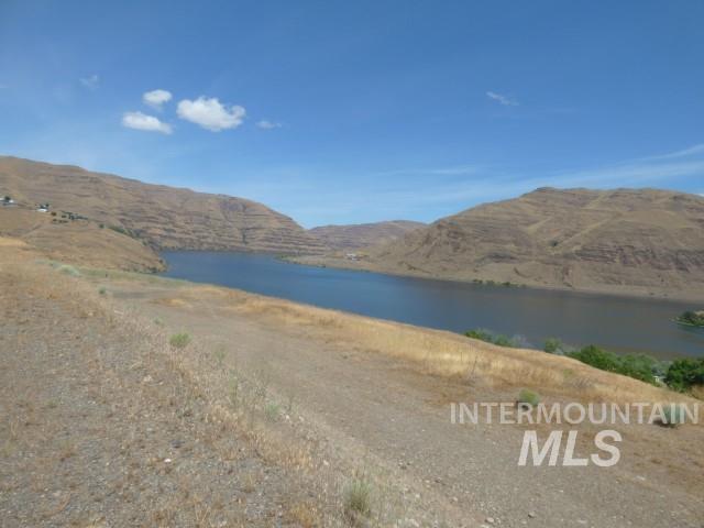 578 Silcott Road Clarkston, WA 99403 - Photo 23 of 47 Water view featuring mountains