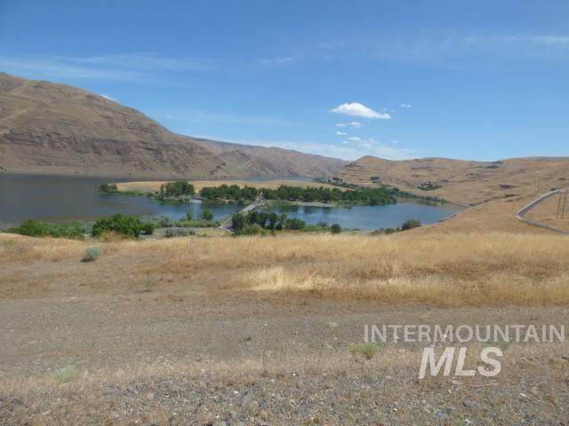 578 Silcott Road Clarkston, WA 99403 - Photo 27 of 47 Mountain view featuring a large body of water