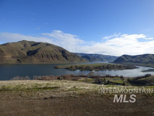 578 Silcott Road Clarkston, WA 99403 - Photo 28 of 47 Mountain view with a large body of water