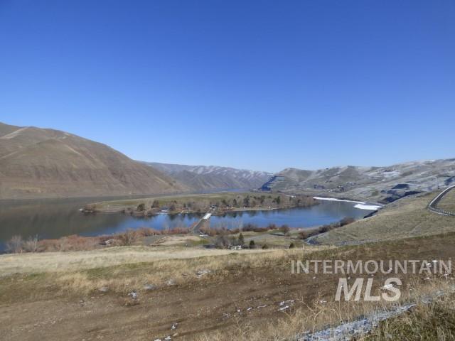 578 Silcott Road Clarkston, WA 99403 - Photo 39 of 47 View of mountain backdrop with a large body of water