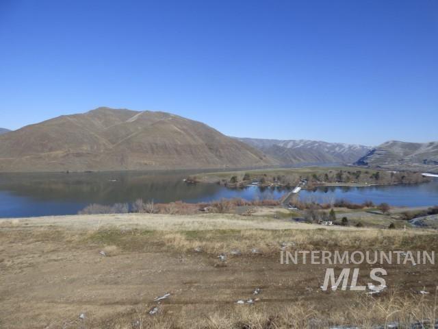 578 Silcott Road Clarkston, WA 99403 - Photo 41 of 47 Mountain view with a large body of water