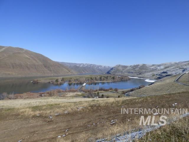 578 Silcott Road Clarkston, WA 99403 - Photo 43 of 47 Mountain view with a large body of water