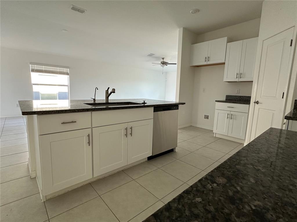 5380 Blue Horizon Way Wimauma, FL 33598 - Photo 7 of 23