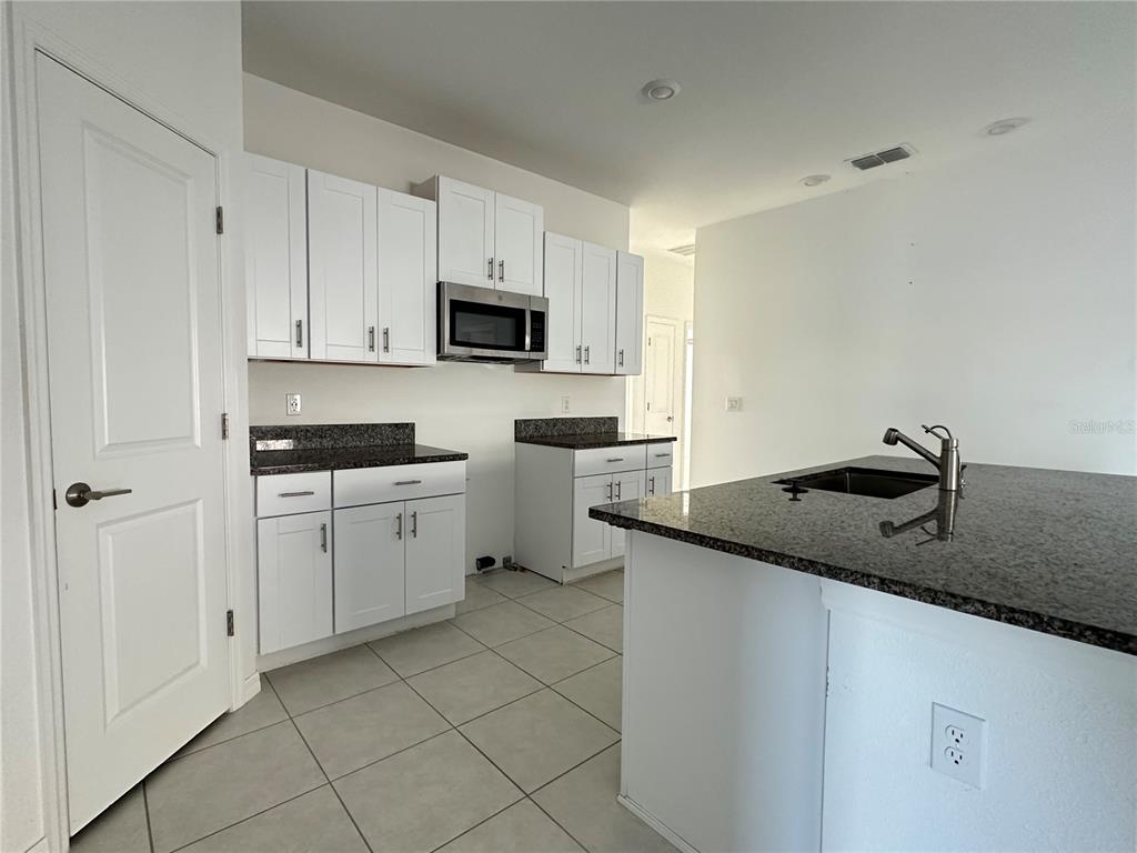 5380 Blue Horizon Way Wimauma, FL 33598 - Photo 8 of 23