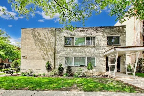 $170,000 | 1008 Washington Boulevard, Unit 9, Oak Park, IL 60302