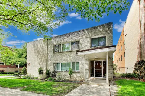 $175,000 | 1008 Washington Boulevard, Unit 9, Oak Park, IL 60302