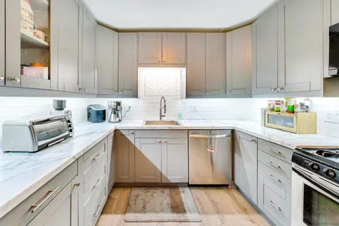$175,000 | 1008 Washington Boulevard, Unit 9, Oak Park, IL 60302
