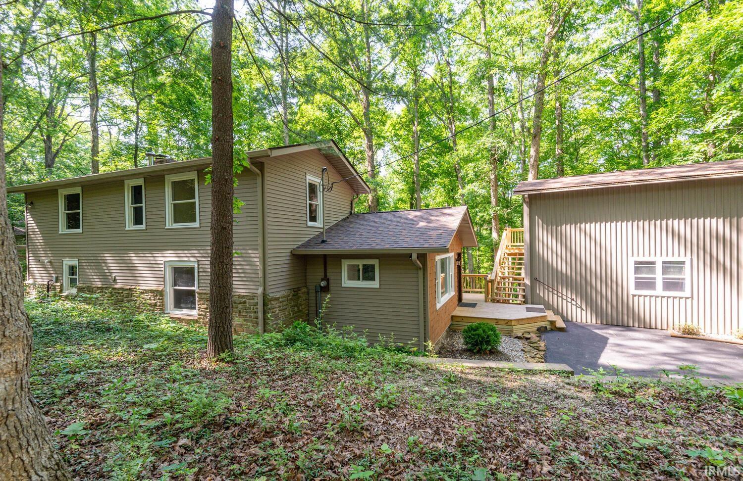 6650 East Bender Road Bloomington, IN 47401 - Photo 2 of 35 Gallery Image 2