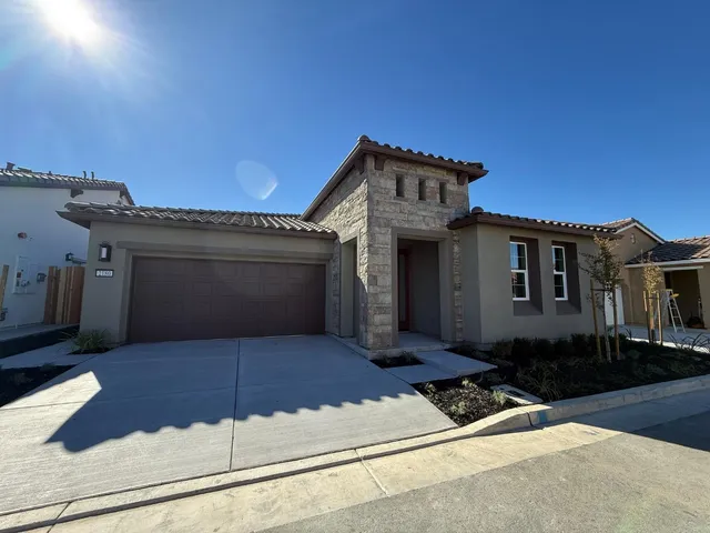 $826,300 | 2180 Red Oak Drive, Hollister, CA 95023