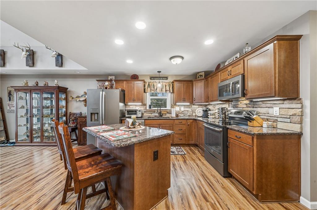 189 Ridgeview Drive Hidden Valley, PA 15502 - Photo 11 of 43