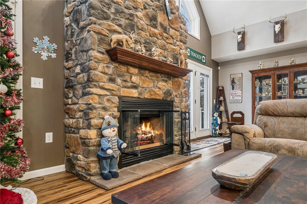 189 Ridgeview Drive Hidden Valley, PA 15502 - Photo 5 of 43