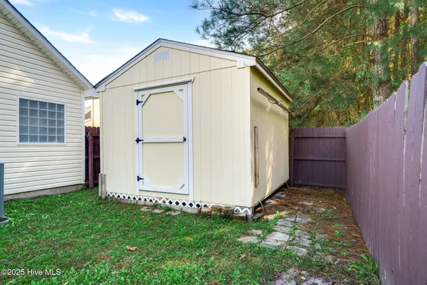 $515,000 | 1004 Bally Bunion Lane, Burgaw, NC 28425