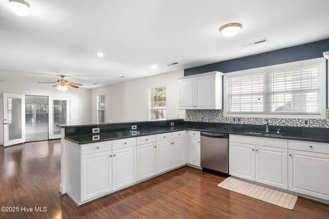 $525,000 | 1004 Bally Bunion Lane, Burgaw, NC 28425