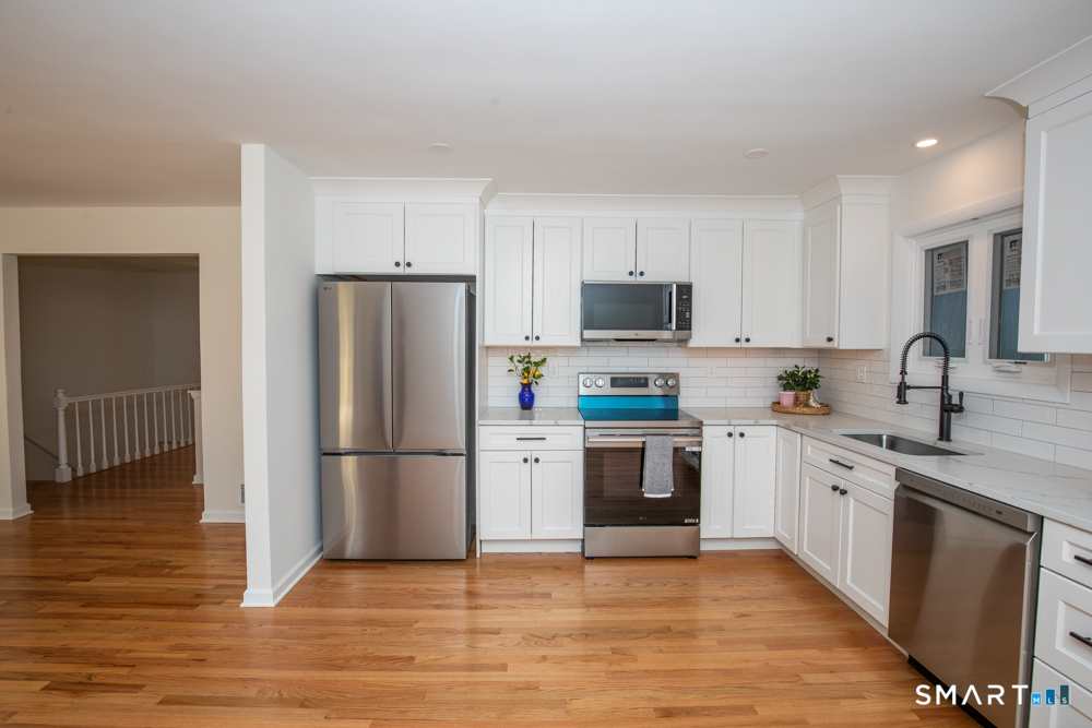 44 Farm Hill Road Wallingford, CT 06492 - Photo 11 of 38 Kitchen