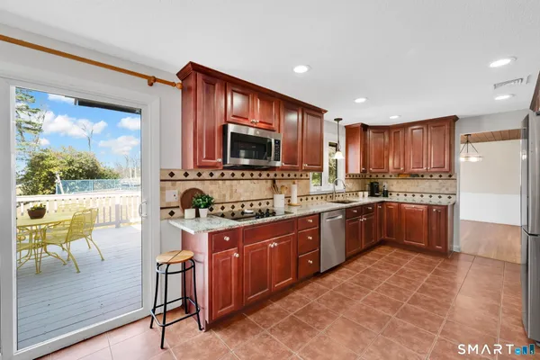 $575,000 | 3 Standish Road, Ellington, CT 06029