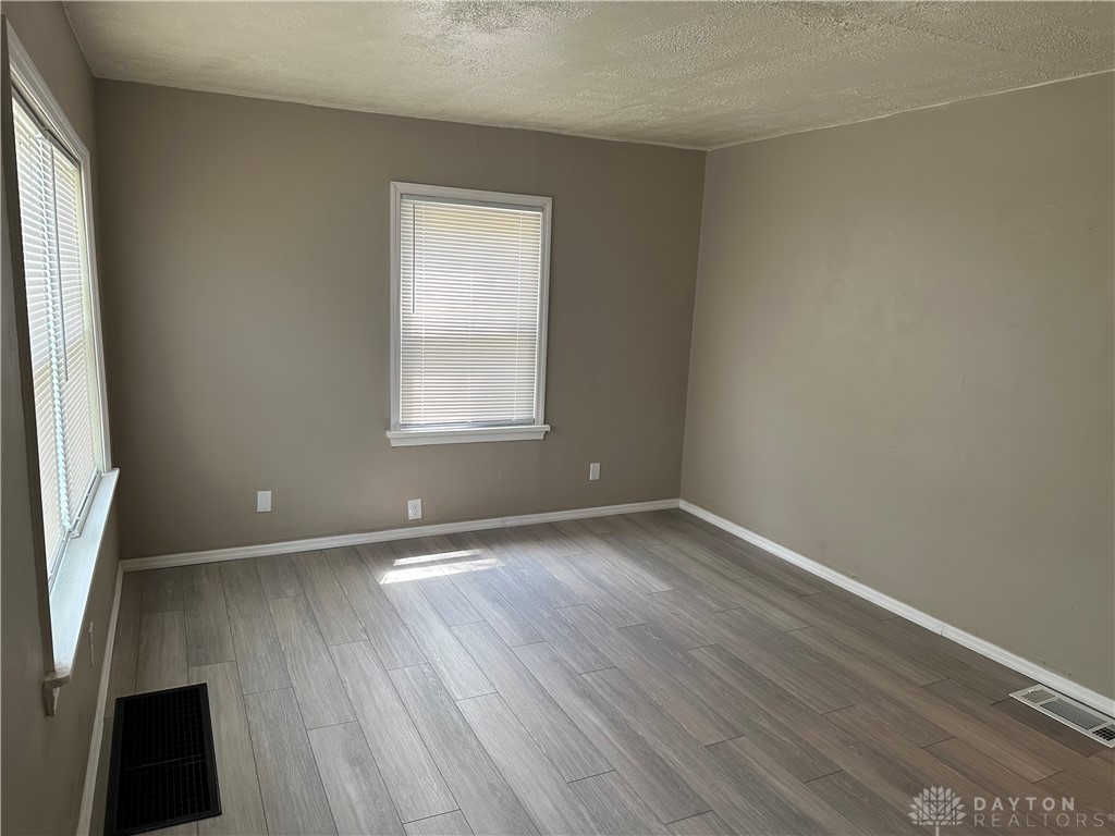 717 Elmhurst Road Dayton, OH 45417 - Photo 5 of 32 Gallery Image 5