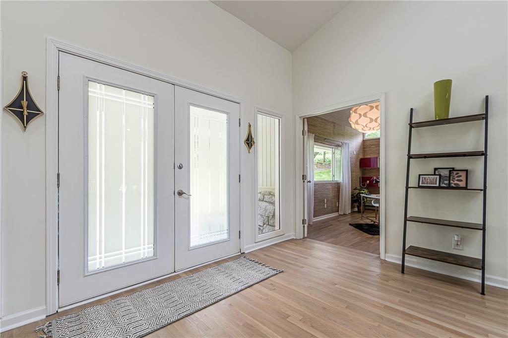 4523 Runnemede Road Northwest Atlanta, GA 30327 - Photo 7 of 47