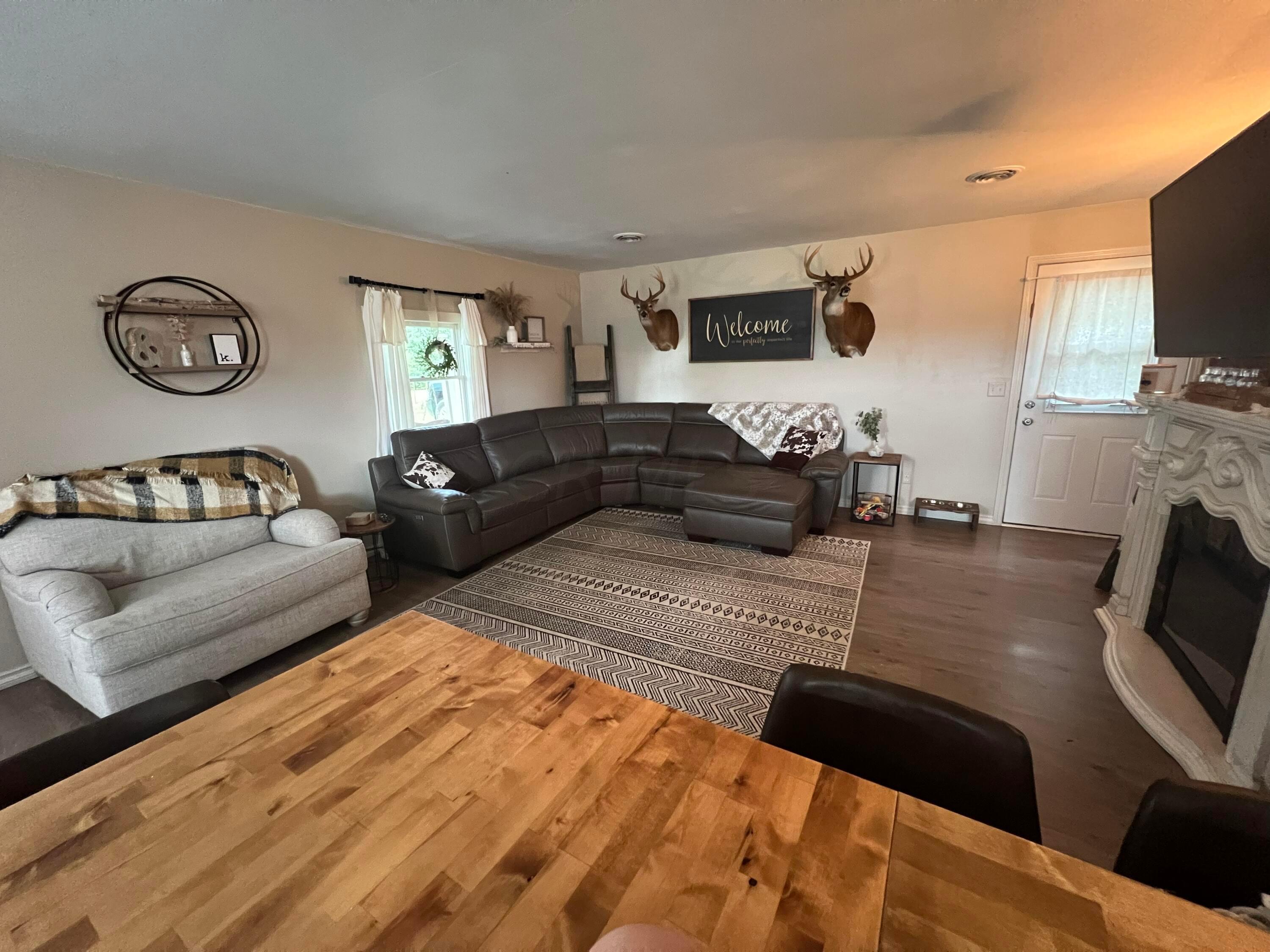 27508 Kime-Holderman Road Kingston, OH 45644 - Photo 2 of 19 Livingroom