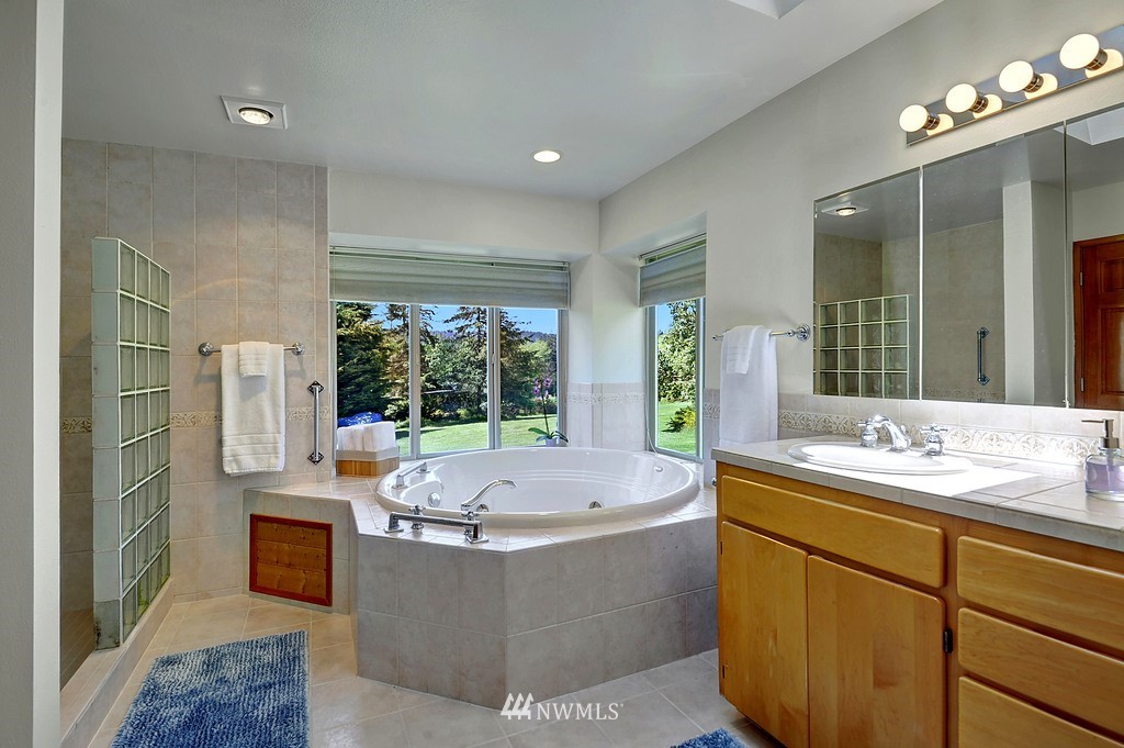 395 Russell Road Camano Island, WA 98282 - Photo 13 of 22 Gallery Image 13