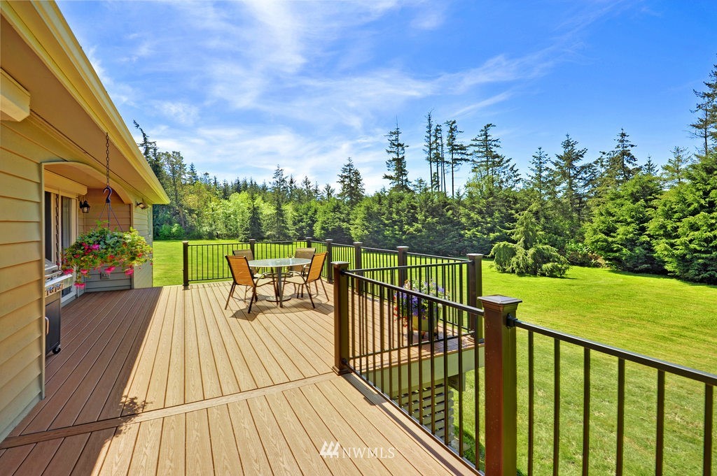 395 Russell Road Camano Island, WA 98282 - Photo 18 of 22 Gallery Image 18