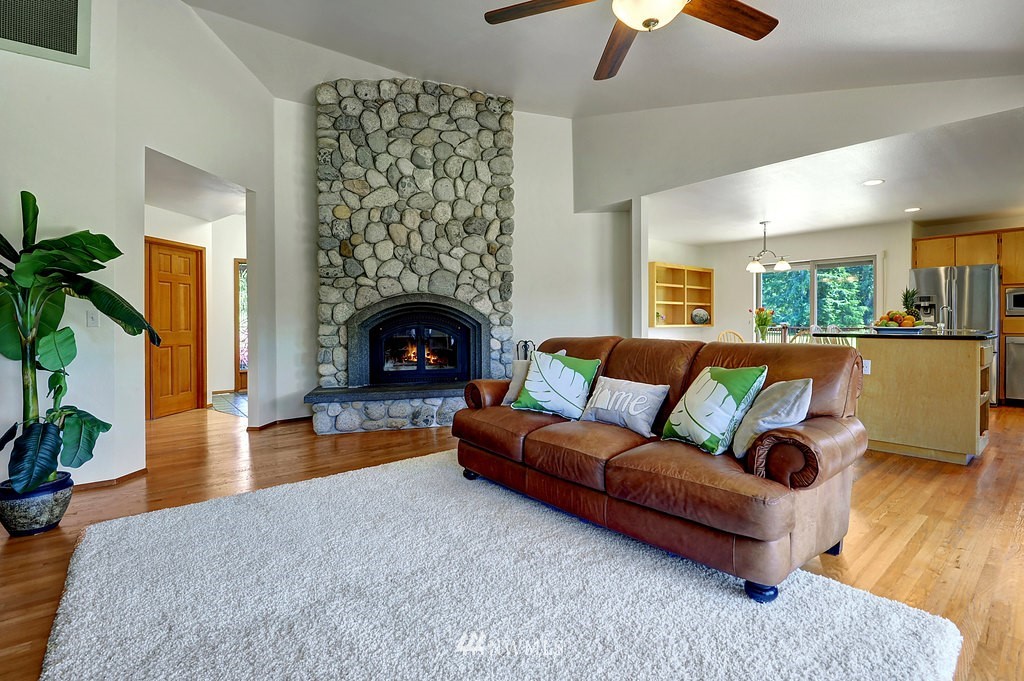 395 Russell Road Camano Island, WA 98282 - Photo 8 of 22 Gallery Image 8