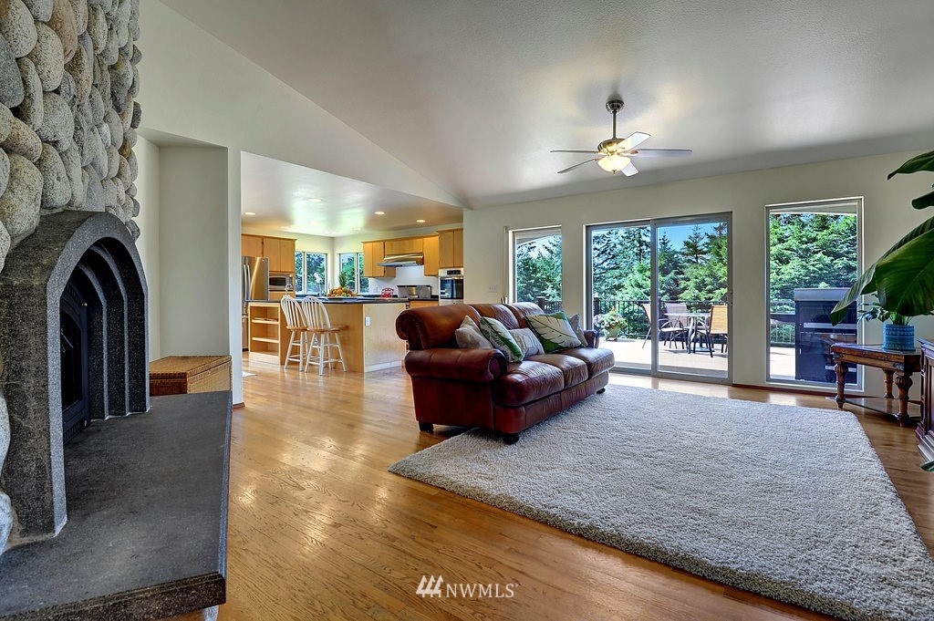 395 Russell Road Camano Island, WA 98282 - Photo 9 of 22 Gallery Image 9