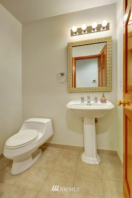 395 Russell Road Camano Island, WA 98282 - Photo 10 of 22 Gallery Image 10