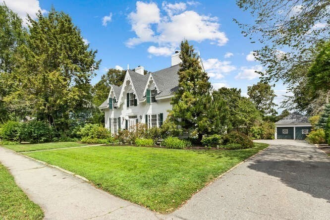 4 Linden Street Wenham, MA 01984 - Photo 3 of 42