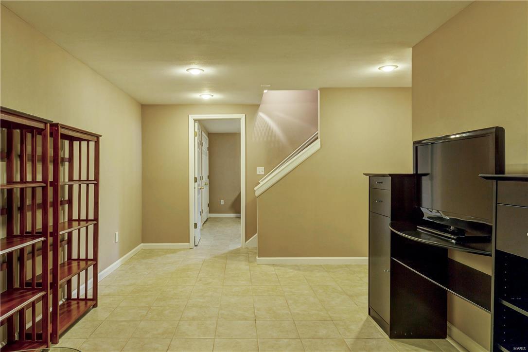373 Edgar Road Webster Groves, MO 63119 - Photo 30 of 42 Gallery Image 30